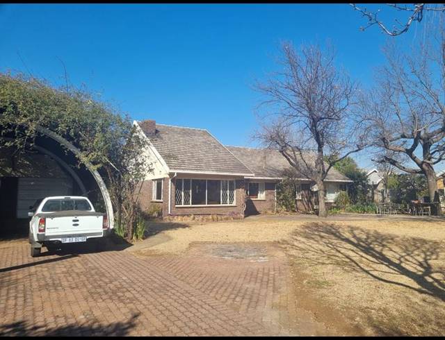 4 BEDROOM HOUSE FOR SALE IN BRACKENHURST